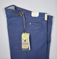 Five-pocket blue jeans in modern fit stretch cotton