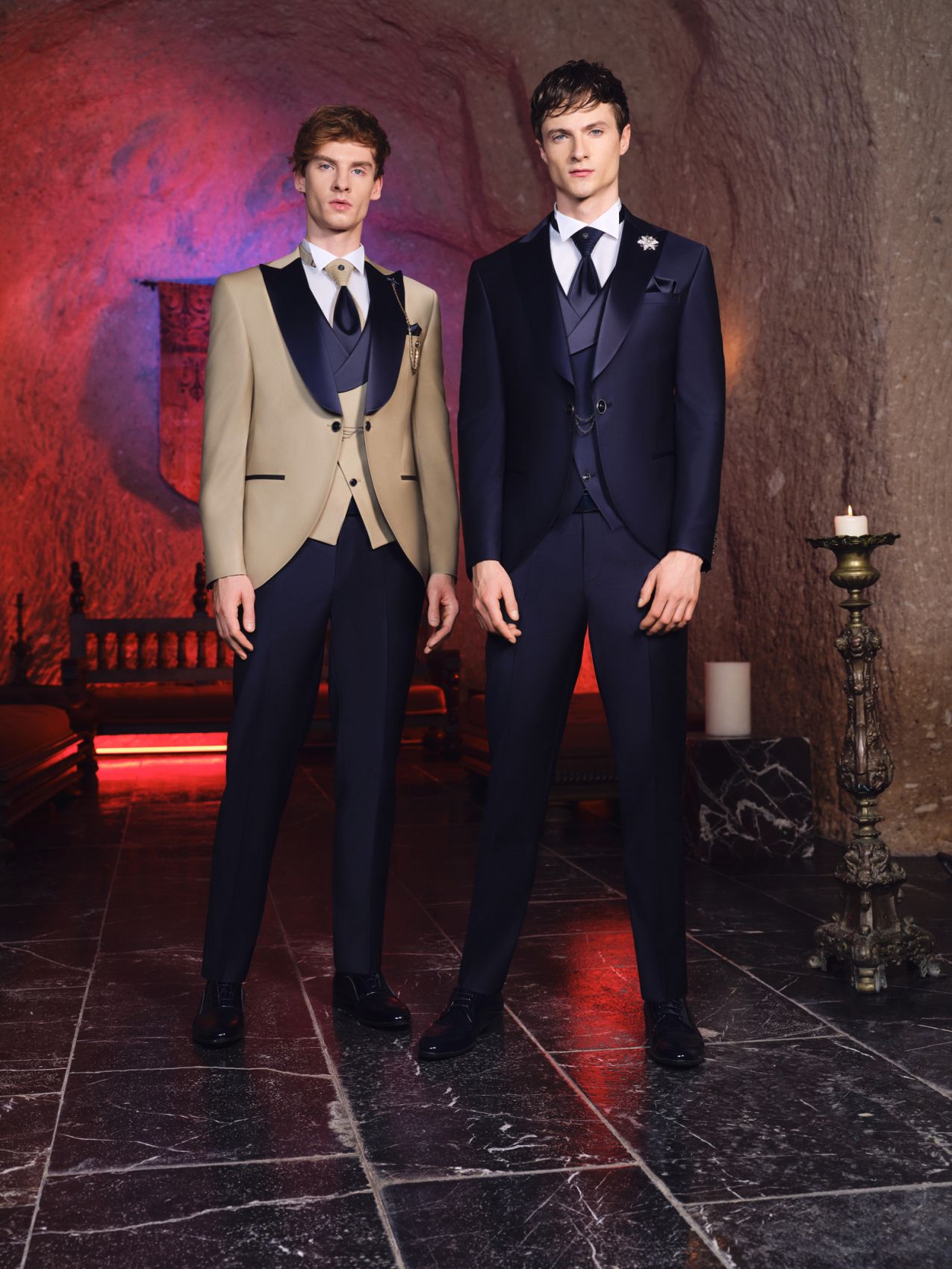 Smoking Camicia Bianca E Gilet Nero Smoking Con Petto A Lancia