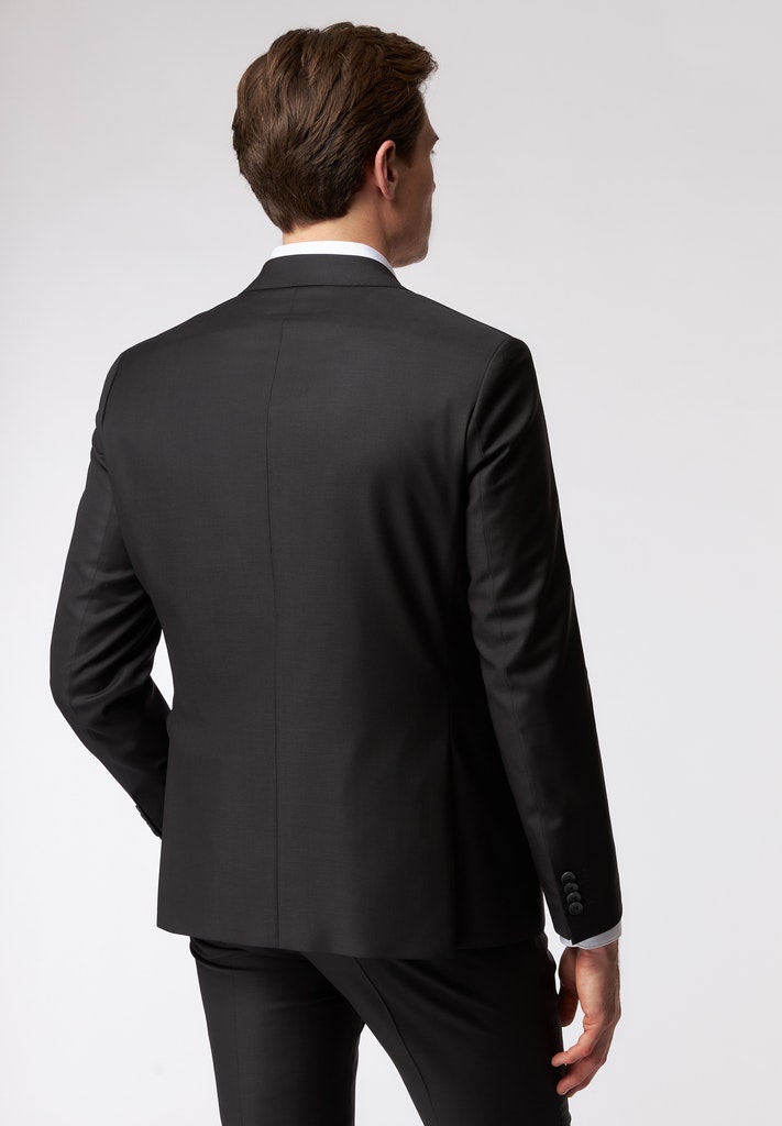 Abito nero online camicia azzurra