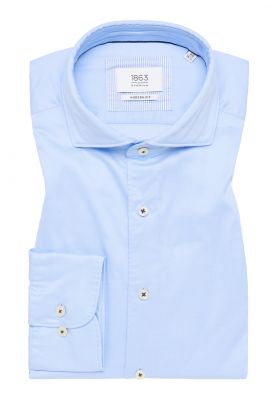 Light blue eterna shirt in twisted cotton twill with a modern fit