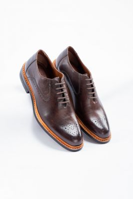 Scarpa stringata elegante marrone cavani 
